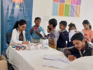 Conducts Health Checkup (4)